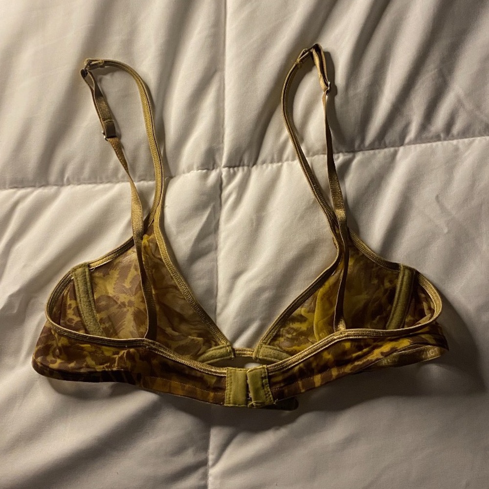 dark cheetah print , light weight victoria secret bra